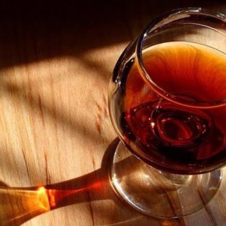 La nave Ocean X encuentra 600 botellas de cognac y 300 de Bénédictine