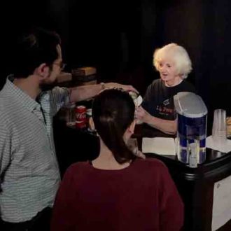 Marilyn Thibodeaux, bartender de 85 años