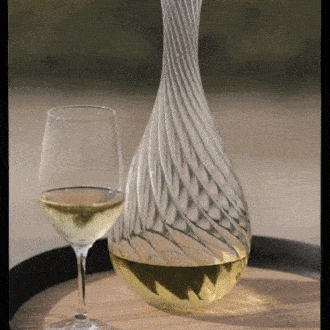 Francia. Un decantador en espiral único para vinos menores de cinco años