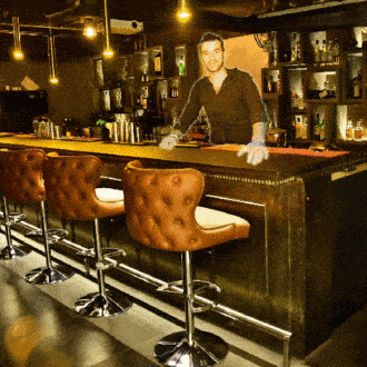 Negocia el precio de tu bebida con este bartender virtual