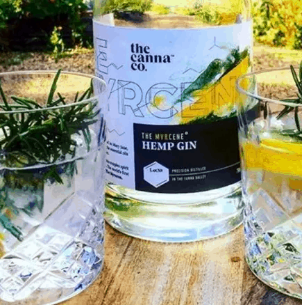 La ginebra de cáñamo llega al oeste