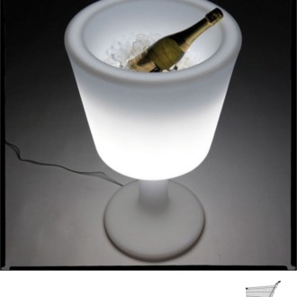 Mantén tu botella fría con esta hielera luminosa estilizada