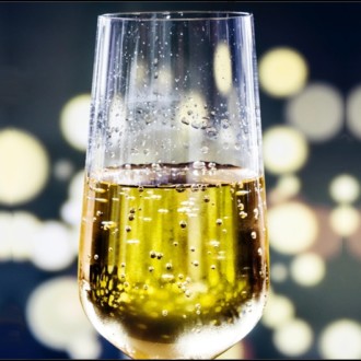 Covid-19: ventas de champagne decaen pero se espera un repunte