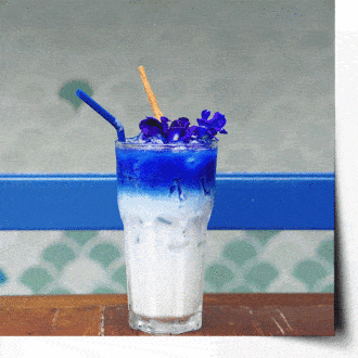 This is how colorful galaxy cocktails are created