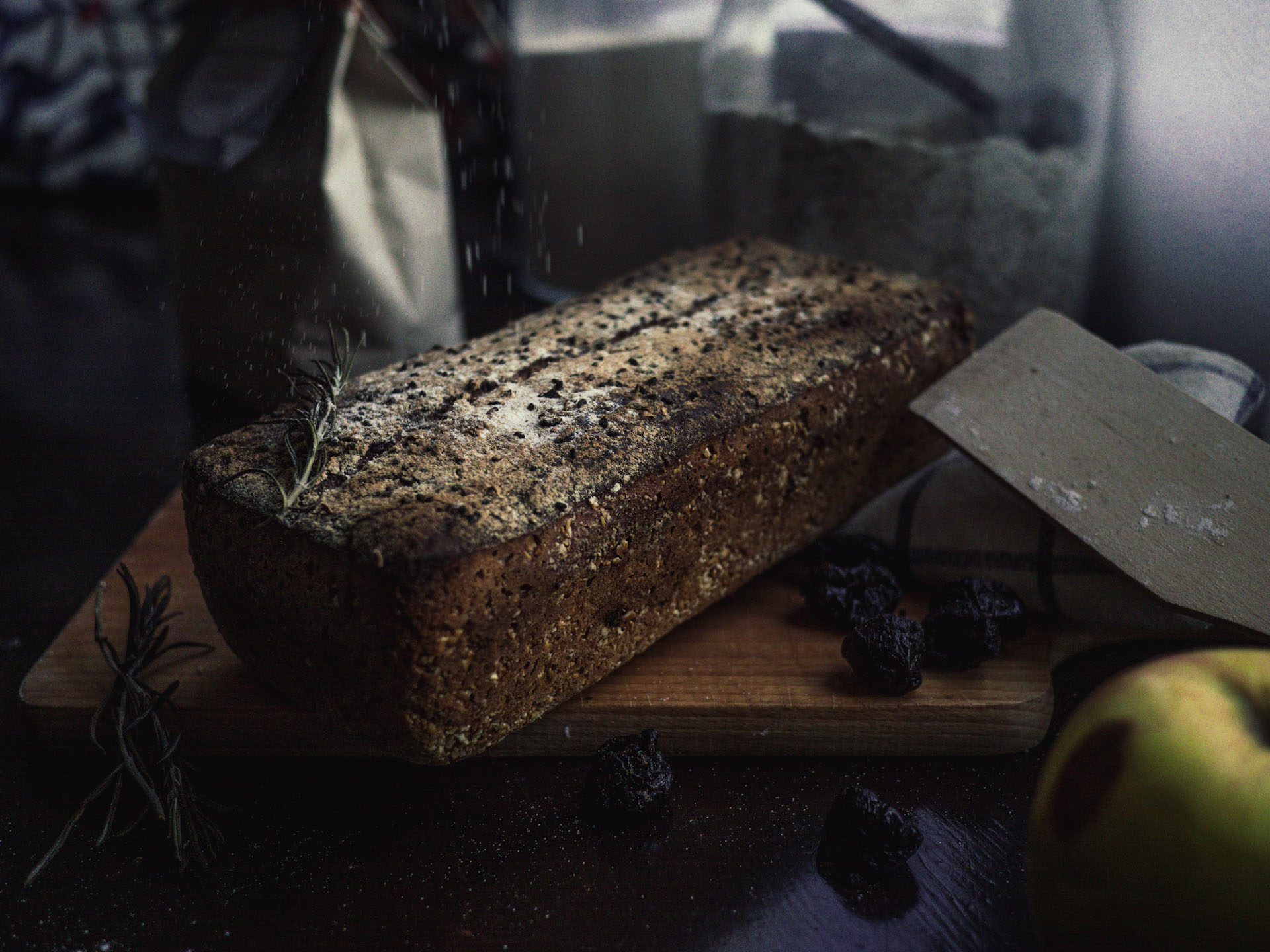 Le pain et les fruits, des ingrédients pour produire de la bière et du gin