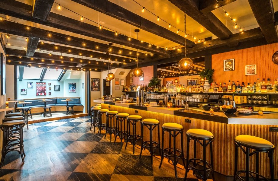 bar