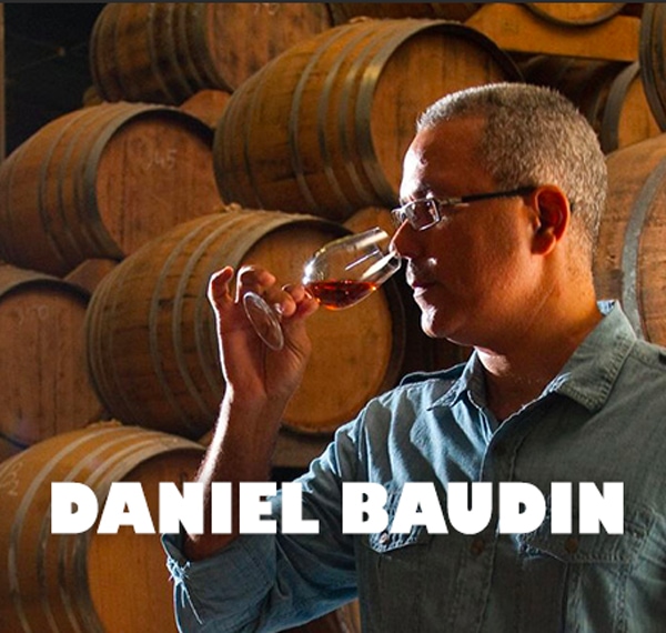 Guess who was recently voted the best cellar master in the world? Erase the photo with your finger front