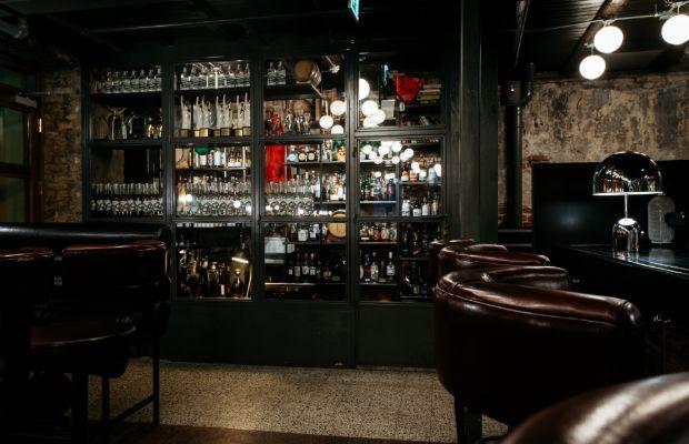 bar