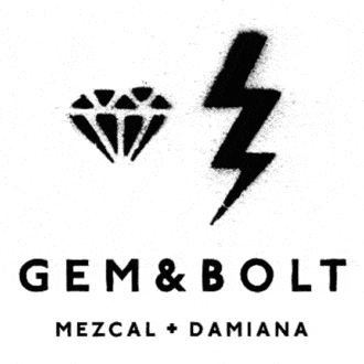 Un mezcal originalmente creado por dos alquimistas artistas