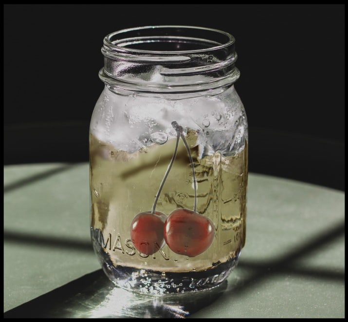 Au bon vieux temps des cerises à l’eau de vie avec le liquoriste bourguignon Joseph Cartron