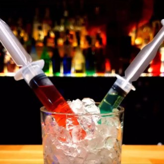 Moscow Bar Creates Special Cocktail to Lower Coronavirus Tensions