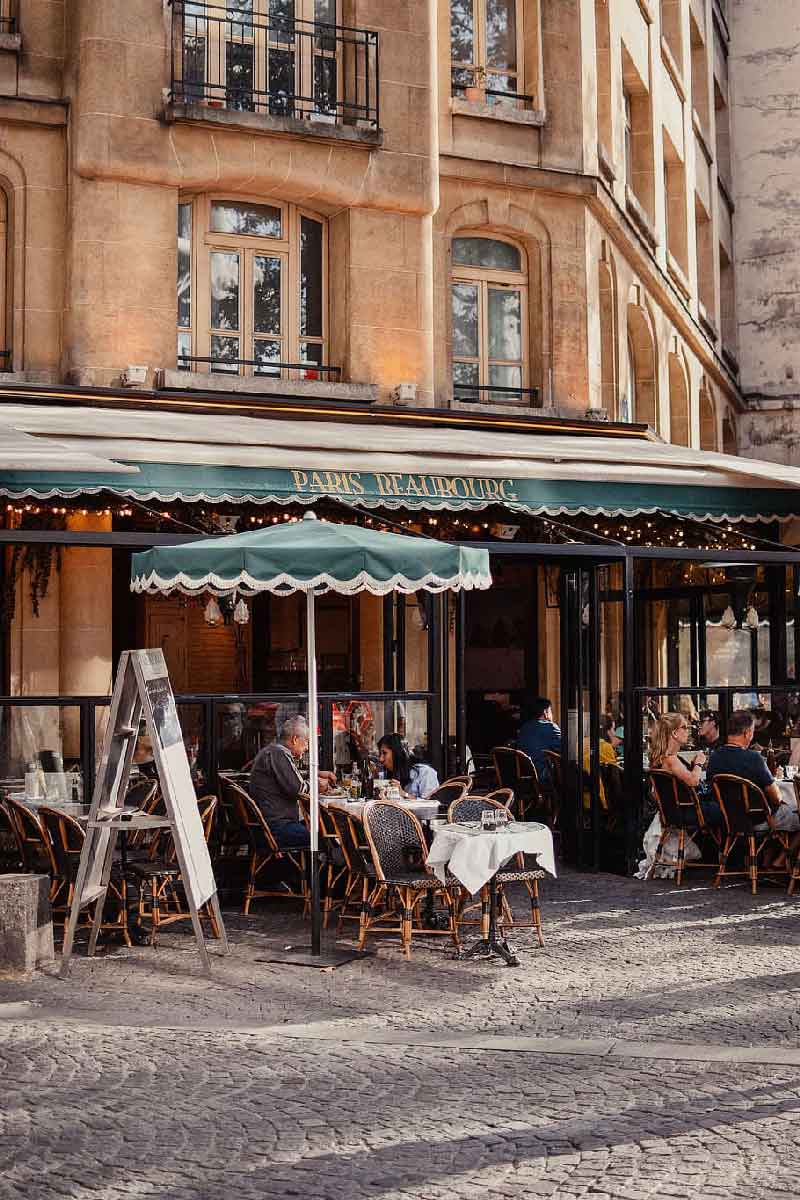 bar restaurant