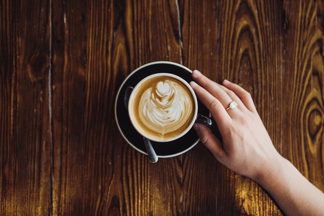 Comment boit-on le café dans le monde ? Découvrez les différentes manières