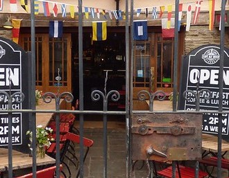 Confirman pérdidas de 30MM de libras para pubs y bares debido al aislamiento