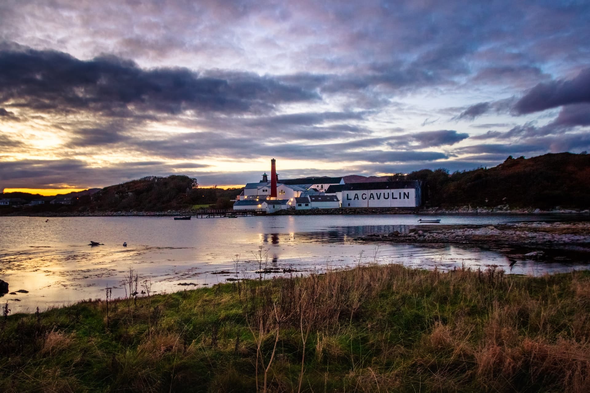 lagavulin distillery