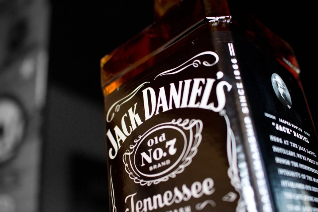 jack daniel's tennessee whiskey bottle