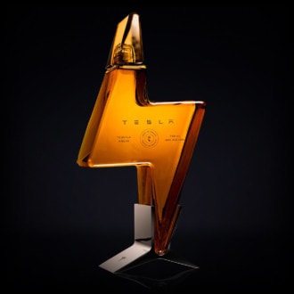 El tequila de Elon Musk se volvió una realidad: Tesla Tequila