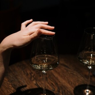 ¿Se puede salvar una persona de ser drogada en un bar?