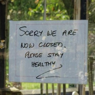 ¿Restringir el servicio en los bares frena la propagación del covid? Por Tara Nurin