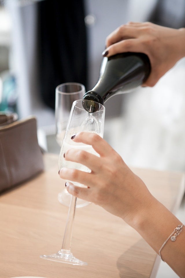 how to serve champagne