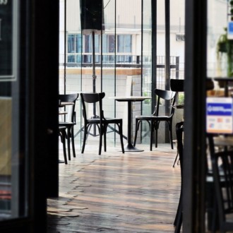 Covid-19: los restaurantes en Francia no abrirán hasta Pascua