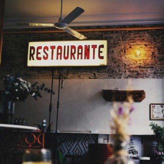 Covid-19: Turistas franceses se dirigen a Madrid para disfrutar bares y restaurantes