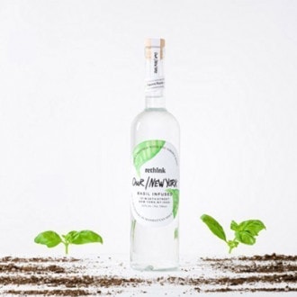 Our/Vodka estrena vodka sostenible saborizada con albahaca