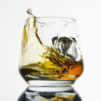 Un maître-assembleur japonais crée un whisky inspiré des bars locaux