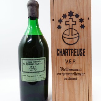 Vente ARTCURIAL : une bouteille de Chartreuse verte 1972