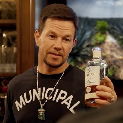 Mark Wahlberg Flecha Azul Tequila