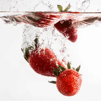 Strawberries with tequila? Enjoy this super recipe