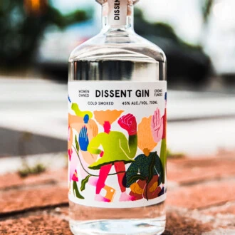 Destilería americana crea Dissent Gin en apoyo al derecho al aborto